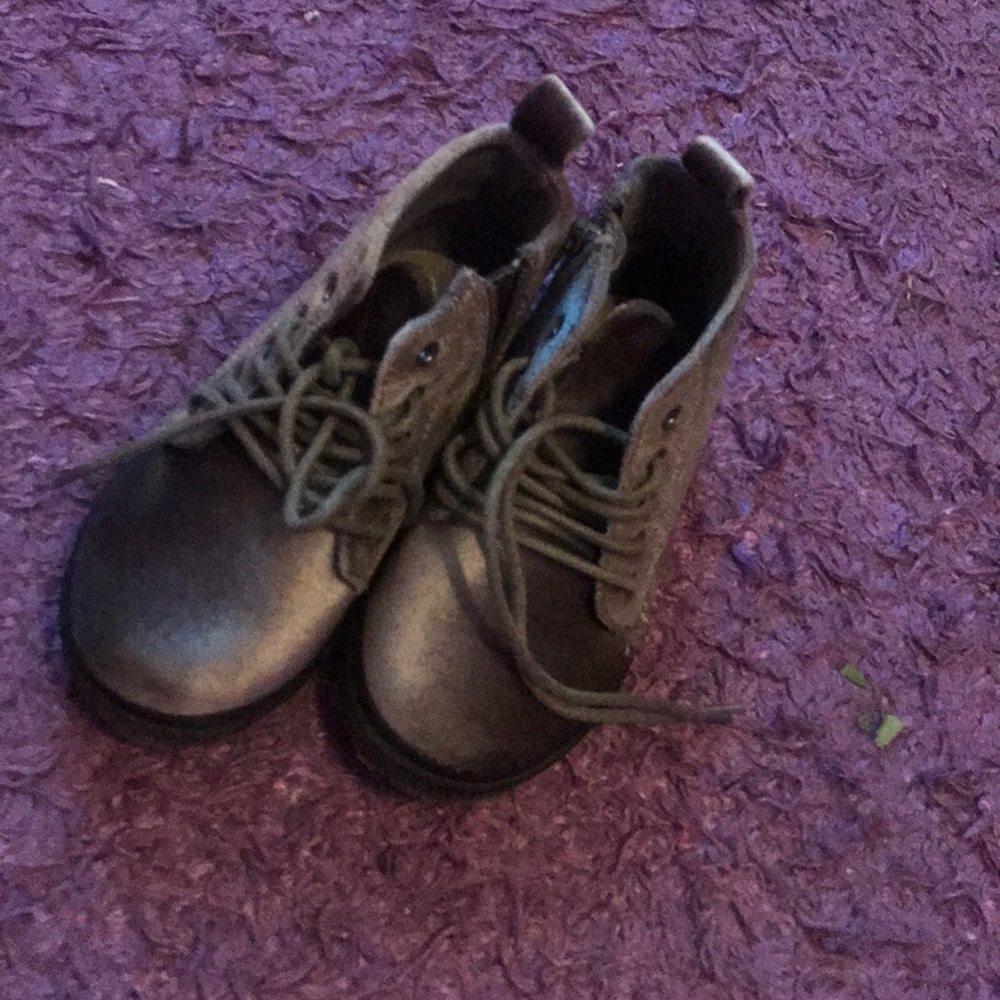 Girls boots
